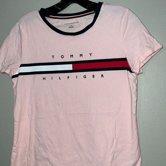 TOMMY HILFIGER
Women's Flag Logo T-Shirt - Picture 2 of 6